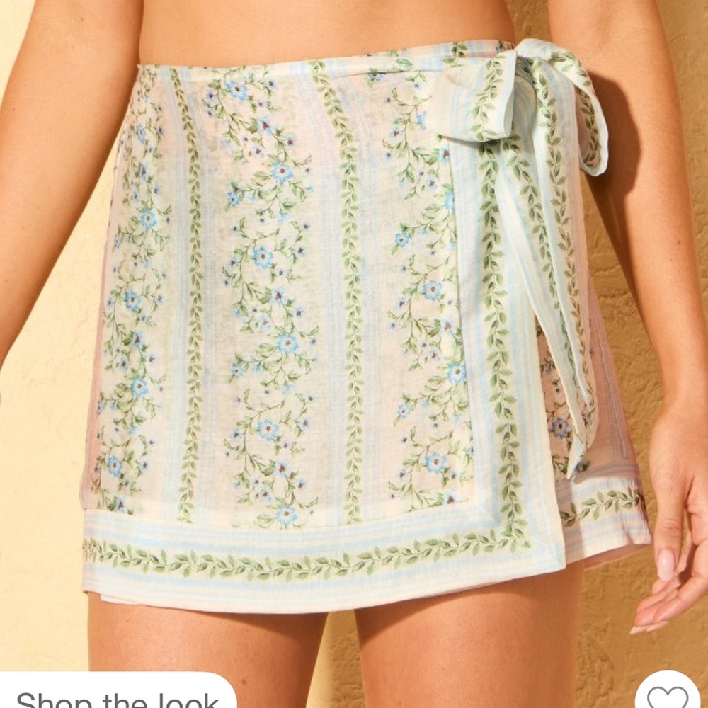 Floral Tie-Side Mini Skirt - White & Green - Picture 3 of 3
